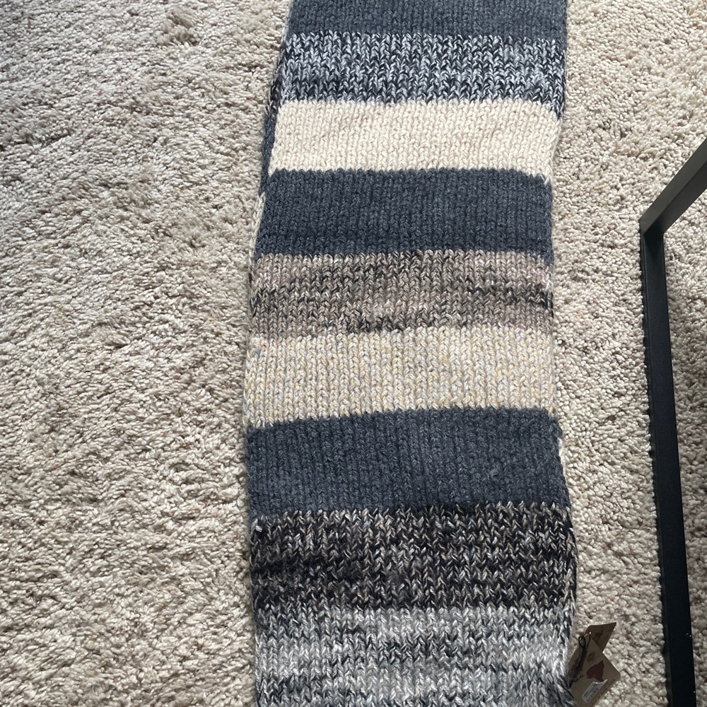 Knitted scarf